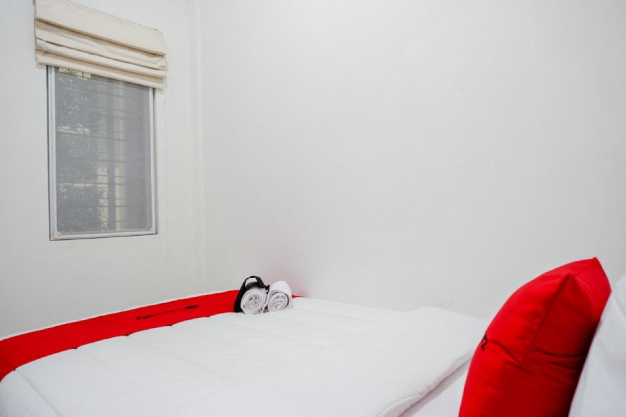 Reddoorz Hostel Near Kota Lama Semarang Exterior photo