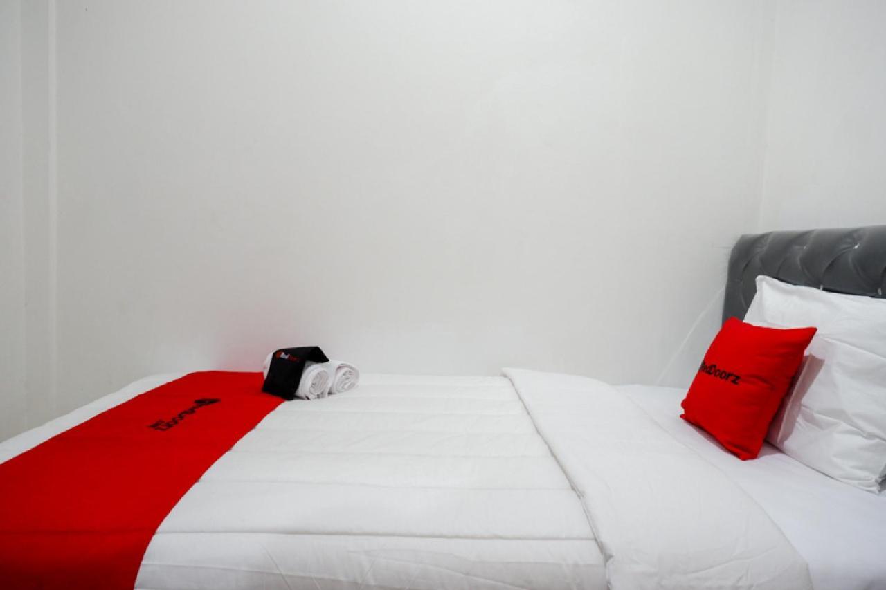Reddoorz Hostel Near Kota Lama Semarang Exterior photo